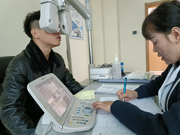 300度近視拖到900度近視，近視手術(shù)是什么感受？