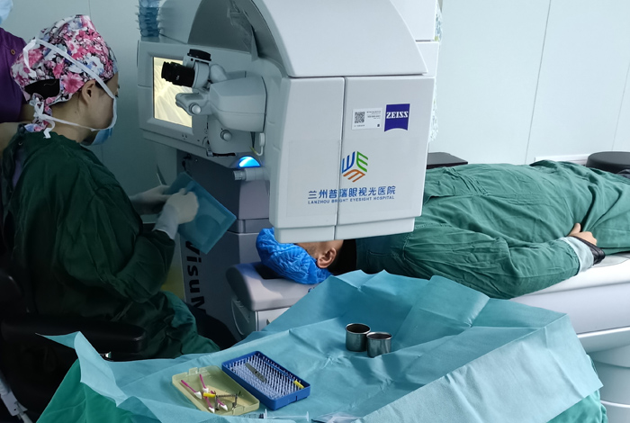 300度近視拖到900度近視，近視手術(shù)是什么感受？