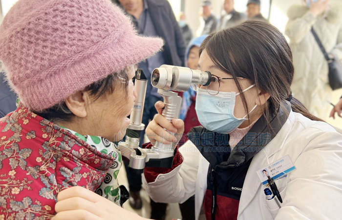 蘭州普瑞眼視光醫(yī)院“迎新春，送溫暖”慰問貧困群眾公益
